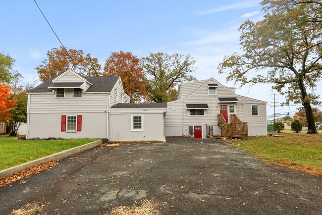 Photo - 6578 Edsall Rd