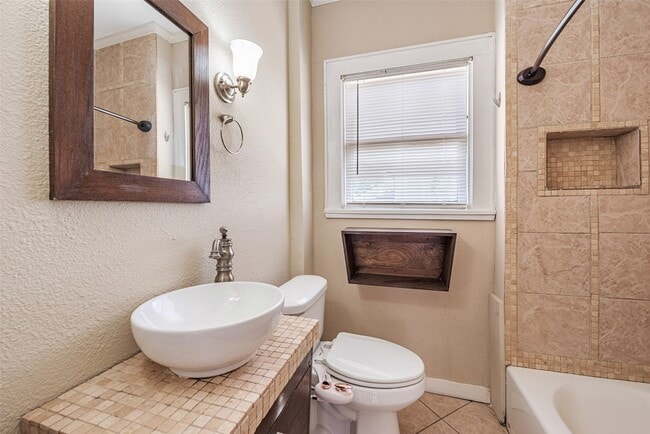 Photo - 2611 Rosewood St