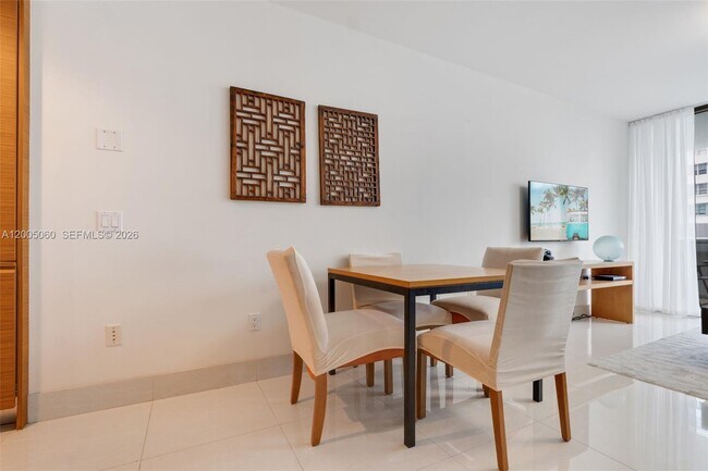 Photo - 5875 Collins Ave Unidad 604