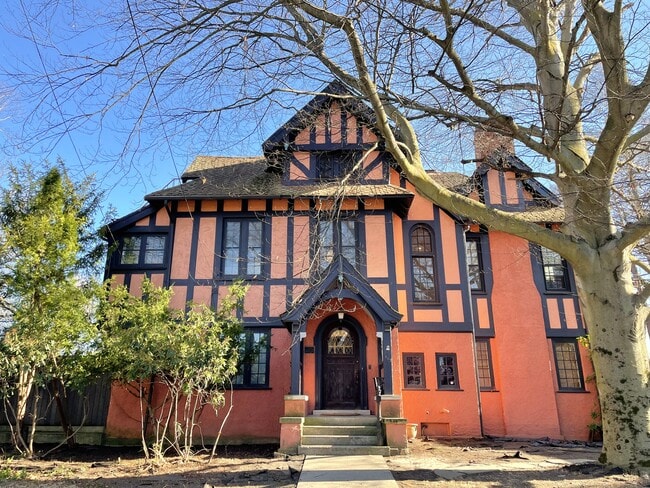 463 West Gray Street - 463 W Gray St Unidad 4