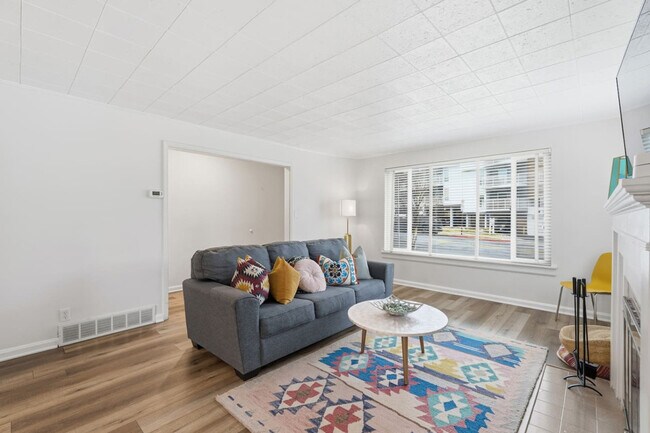 Photo - 237 N Center St Unit ID1249827P