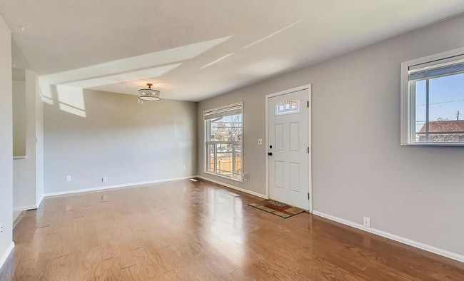 8383 Navajo St