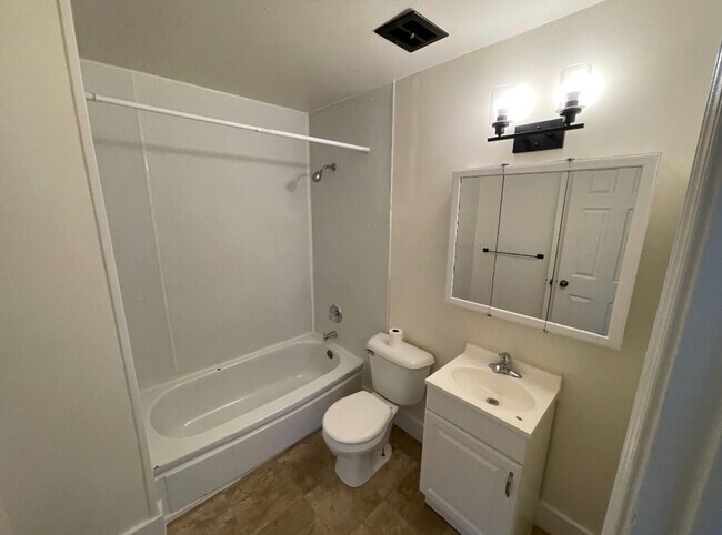 Photo - 17-19 Maple Grove