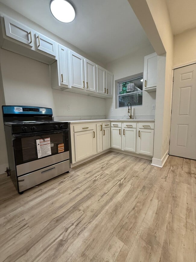 Photo - 230 Wick St Townhome