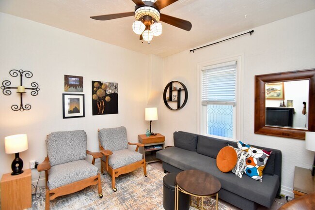 Photo - Cute 2 Bed 1 Bath Home in Salt Lake City!