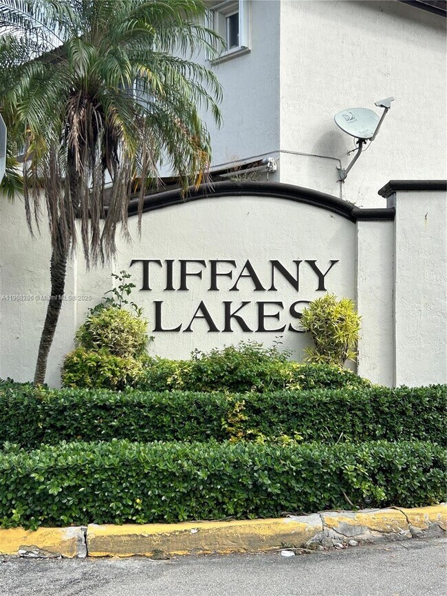 Building Photo - 8665 SW 152nd Ave Unit 134