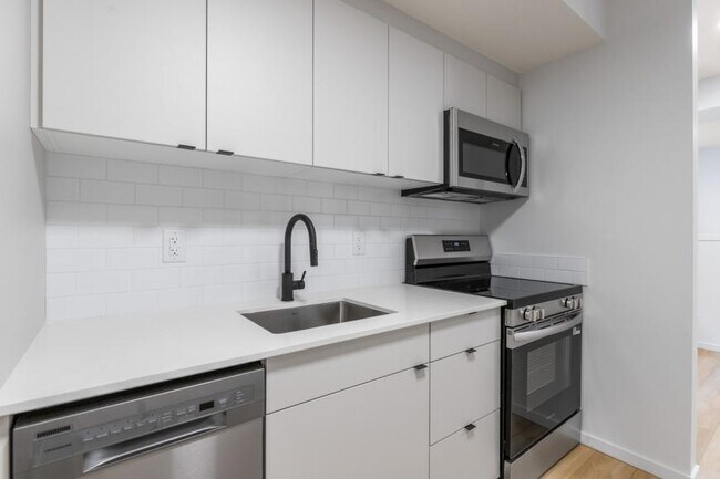 Photo - 0.0 bedroom in Edmonton Alberta T5G 2T1 Unité B2