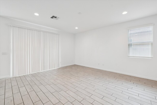 Photo - 4343 W Allen St