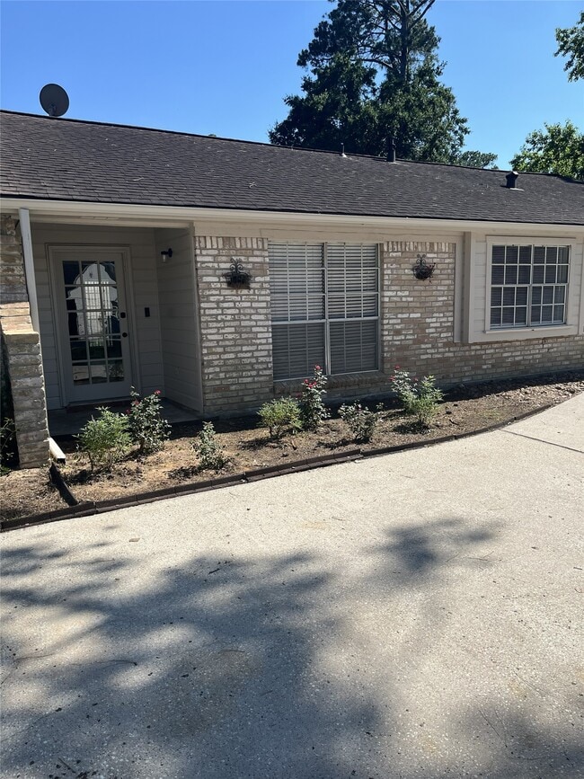 Photo - 29031 Elmwood Dr