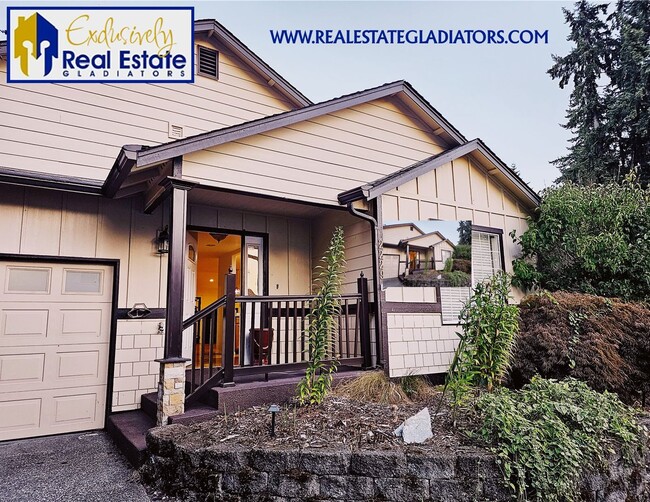 Building Photo - Beautiful, Pet Friendly Light-Filled Rambl...