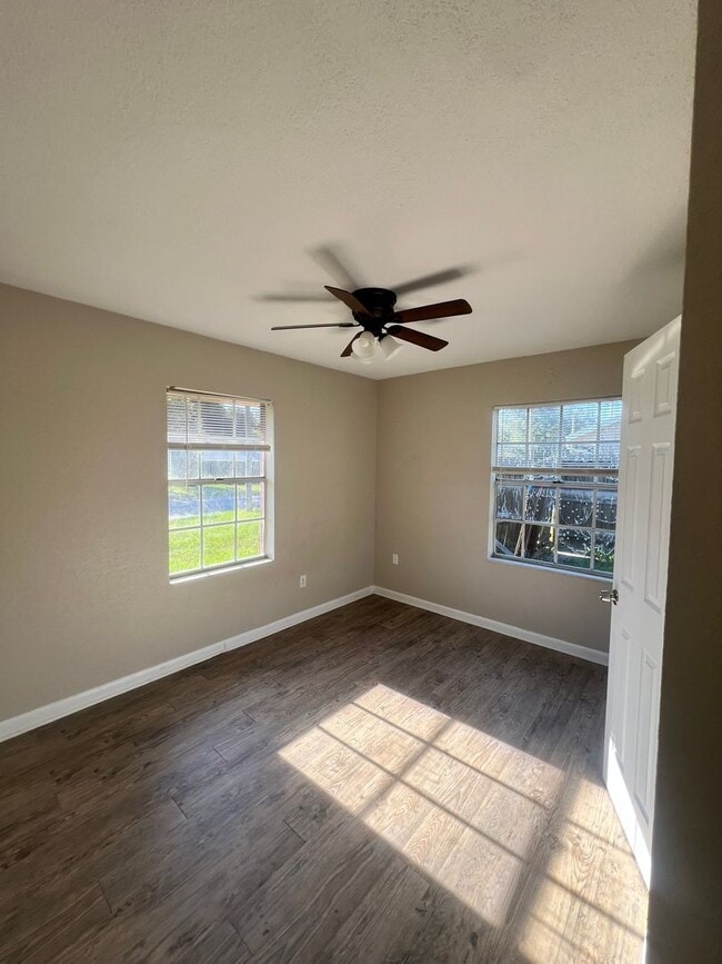 Photo - Lovely 3 Bedroom / 1 Bath  Rental Home In ...