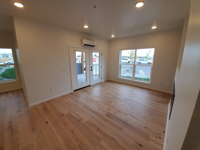 Photo - 2430 Tschache Ln