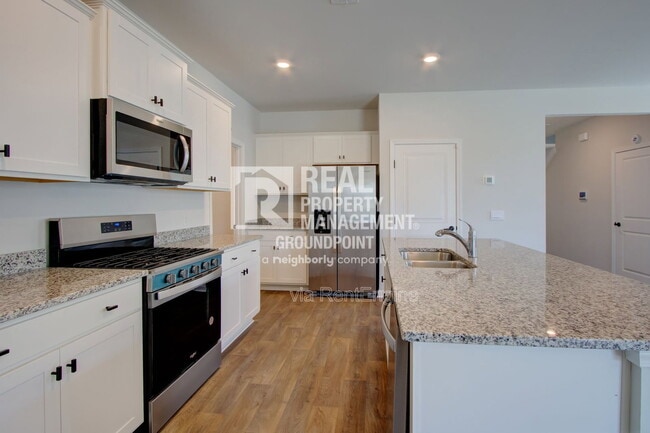 Photo - 729 Long Blf Rd