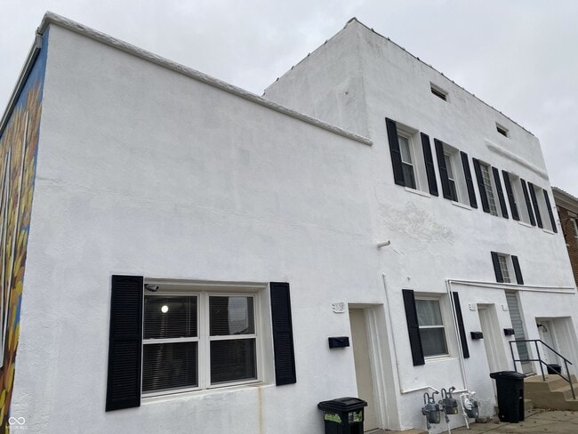 Photo - 108 S Market St House