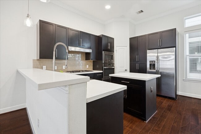 Photo - 405 N Nagle St