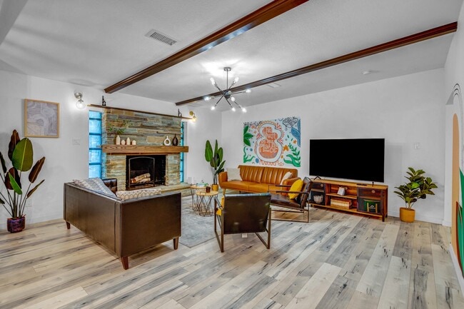 Building Photo - 5918 Lattimer Dr