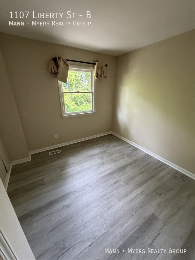 Photo - 1107 Liberty St Unit B