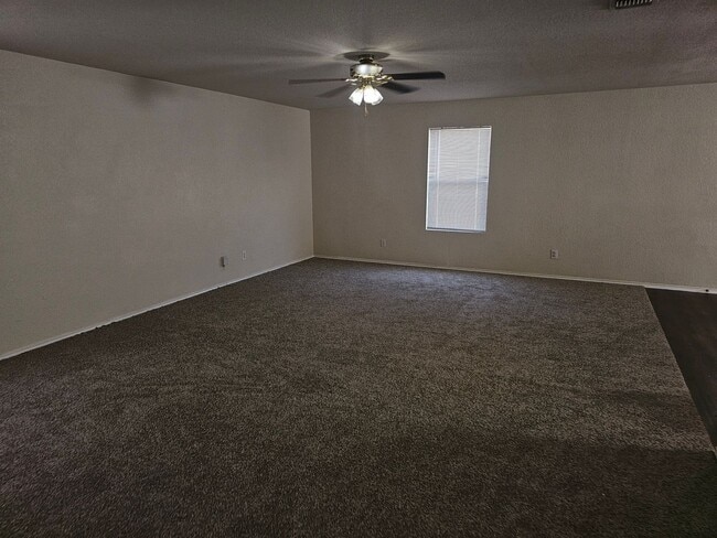 Photo - Huge House in a great area