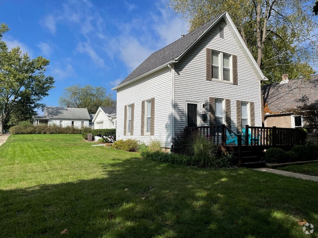 Building Photo - 1402 Fell Ave Rental