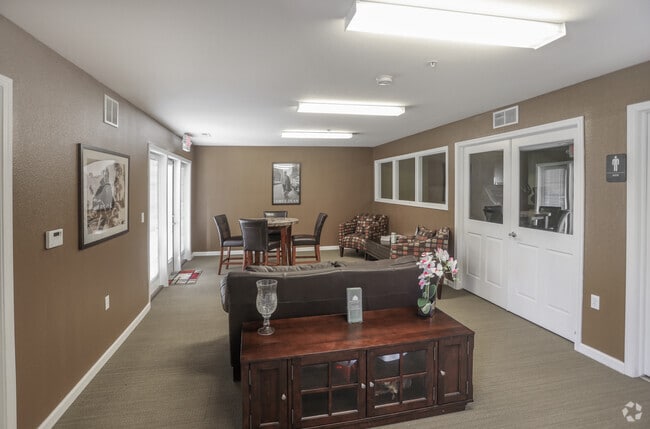 Clubhouse - Marion Green Apartments