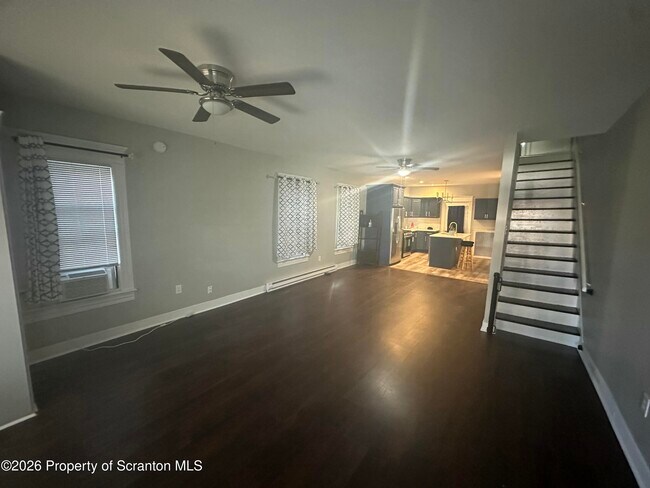 Photo - 916-918 Grandview St