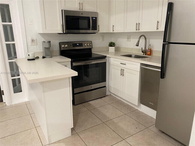 Photo - 1 Edgewater Dr Unit 103