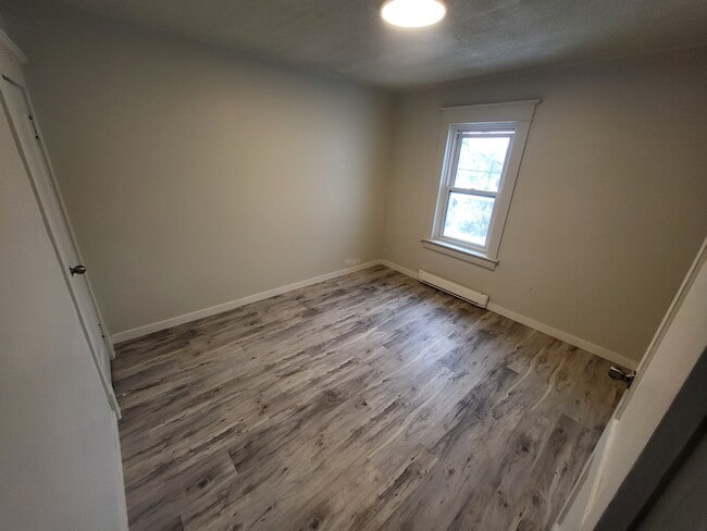 Photo - 256 Inkster Blvd