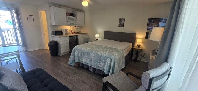 6 Ashworth Ave Unit 6
