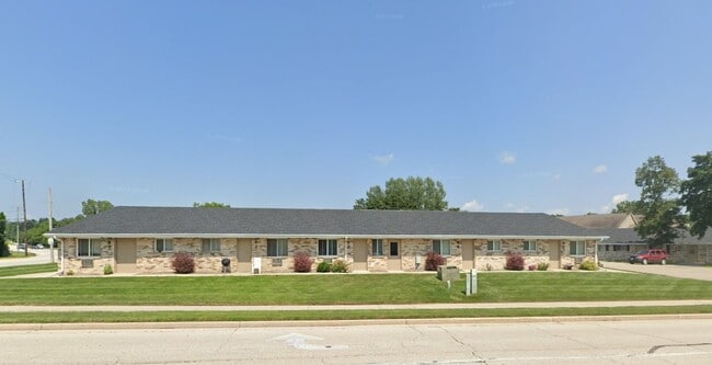 Building Photo - 700 W State St Unit 700 Apt#5