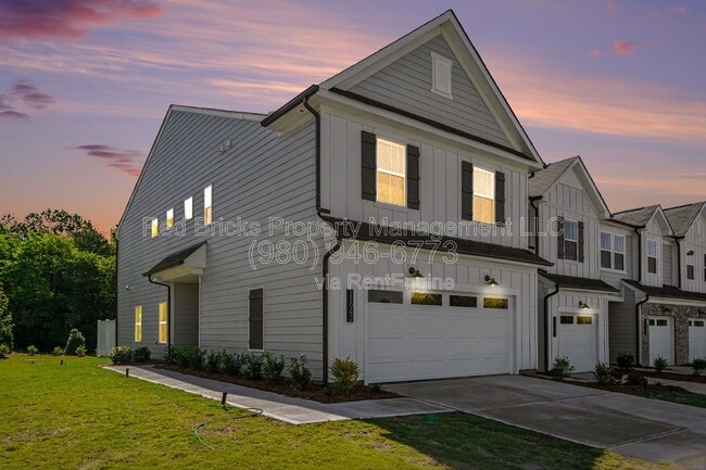 Photo - 11942 Oak St