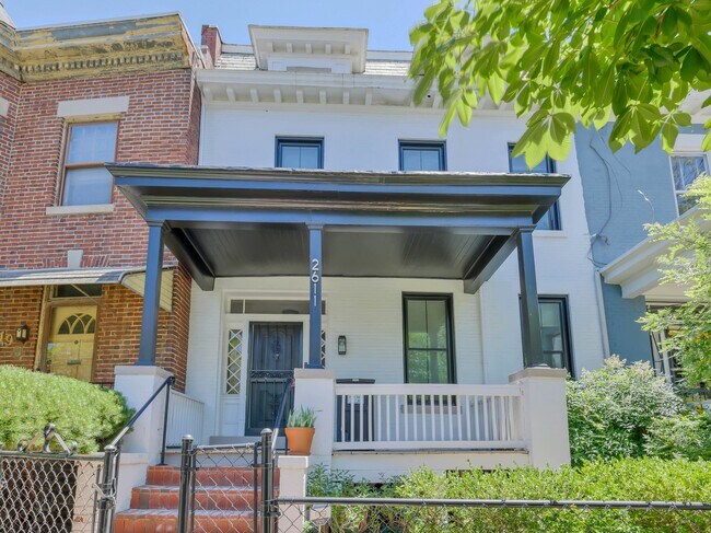 Building Photo - 2611 11th St NW