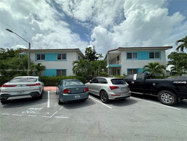 Building Photo - 7300 Byron Ave Unit 10