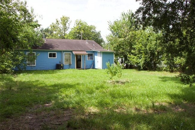 Photo - 8137 Snowden St