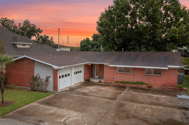 Photo - 16 Harbor Ln