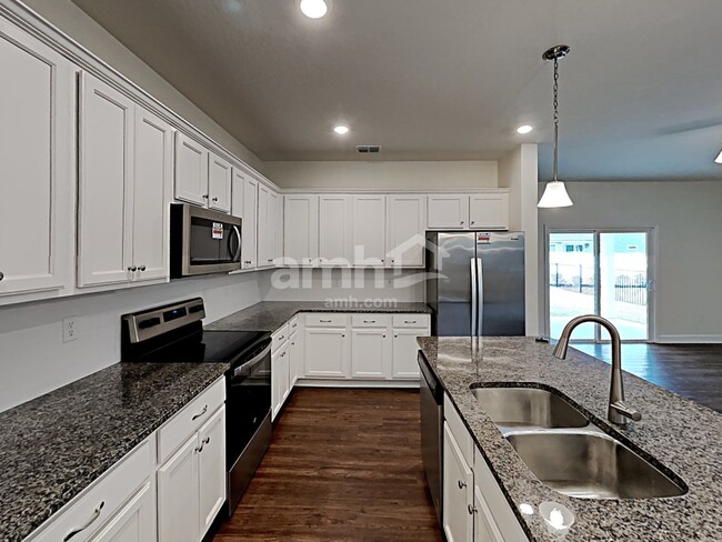 Photo - 152 Opal Way