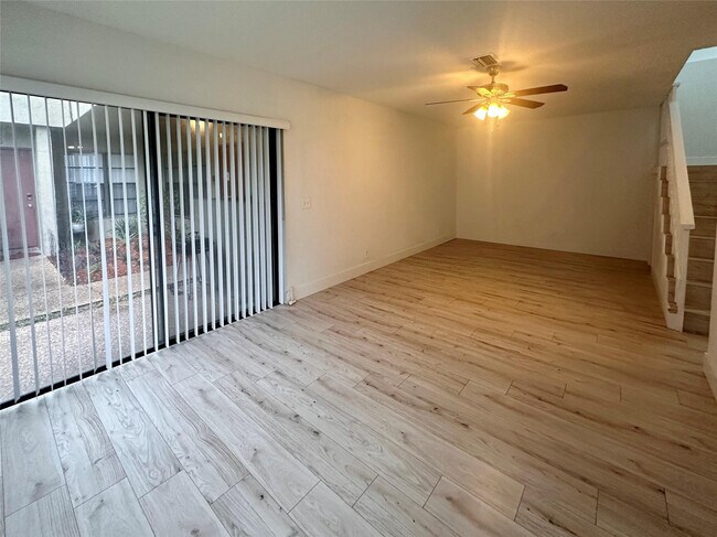 Photo - 2580 Coral Springs Dr