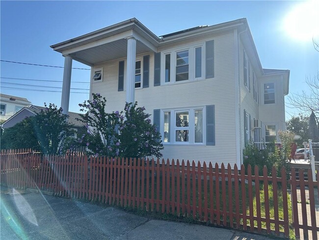 Building Photo - 357 Grand Ave Rental