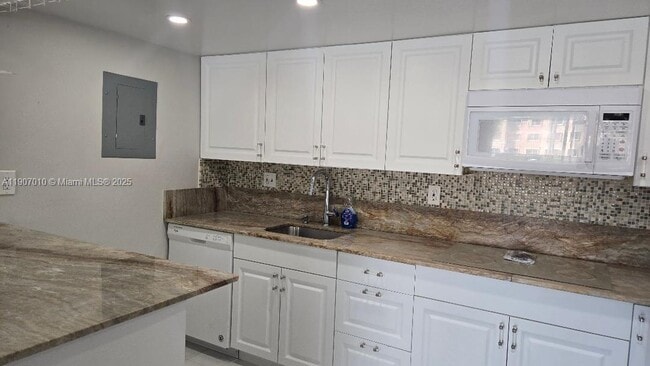 Photo - 17600 NW 68th Ave Unit B2002