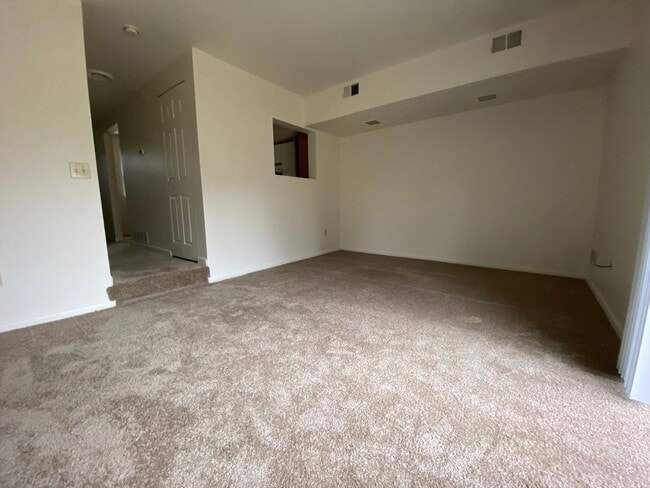 Photo - Lovely Hemlock Square 2BR Townhouse with Great Natural Light and Central Air!! Call Today!
