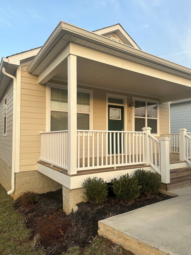 Photo - 330 Hemlock Cir