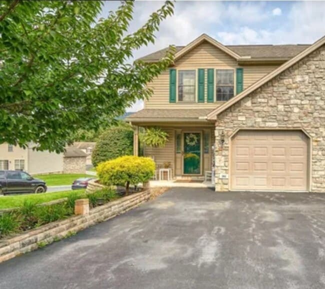 Photo - 202 Fawn Ct House