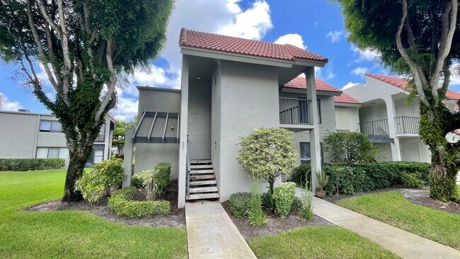 Building Photo - 5540 Fairway Park Dr Unit 201 Rental
