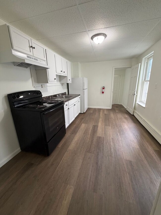 Photo - Renovated 4-Bedroom Home with Private Backyard – Section 8 Applicants Accepted