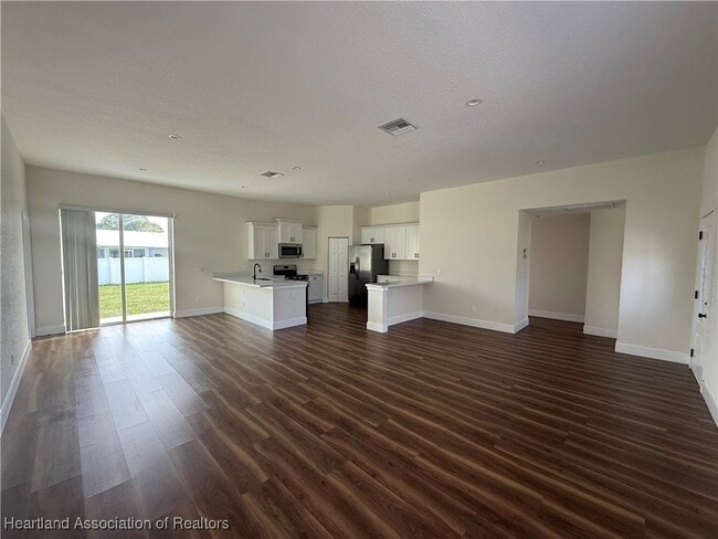 Photo - 91 Hellcat Ct NW