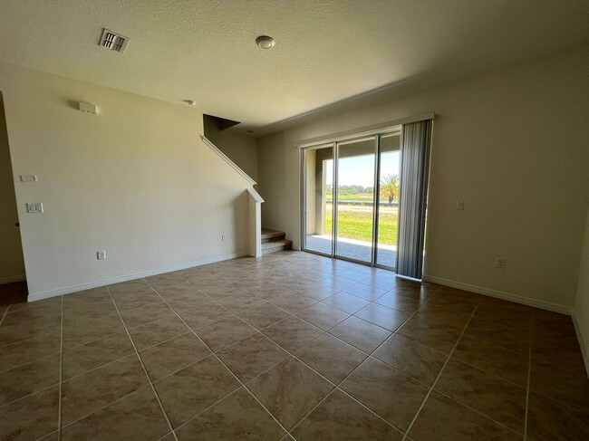 Photo - 1065 Blue Jay Dr