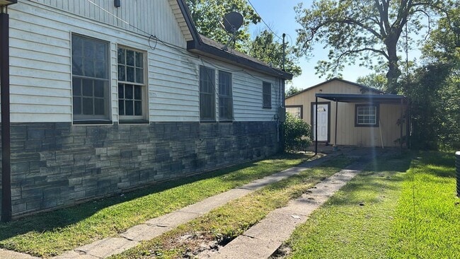 Building Photo - 3220 Shannon Ave Rental