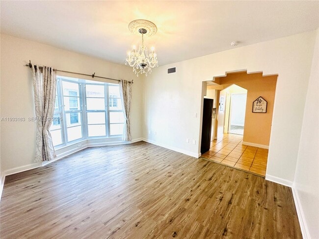 Photo - 540 15th St Unidad 203