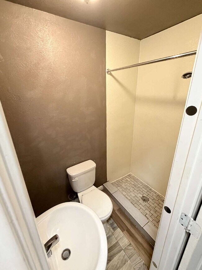 Photo - Cheap 1 bed tiny home available for Rent in Longview!