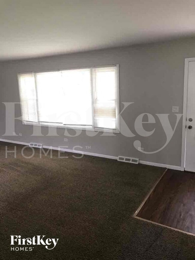 Photo - 2S383 Riverside Ave