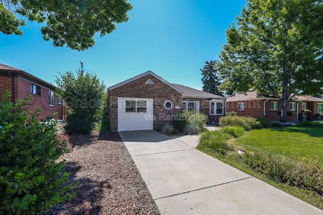 Photo - 2856 Elm St